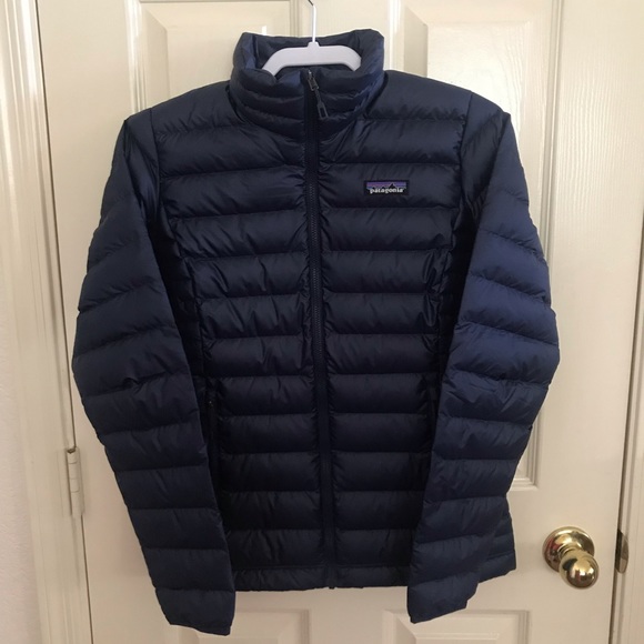NWT. Patagonia Puffer Down Sweater Jacket. Size XS. Classic Navy Blue - Picture 1 of 5